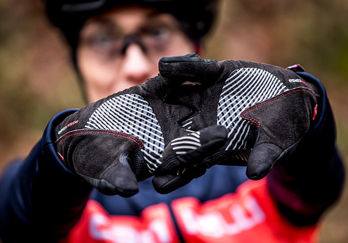 Aby vám na biku neomrzli prsty na rukách