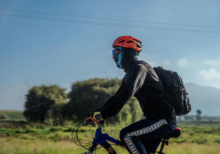 Výber cyklistickej čiapky a šatky na krk - príslušenstvo pre každého!