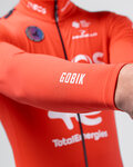 GOBIK Cyklistická vetruodolná bunda - ENVY 2.0 INEOS GRENADIERS 26 - červená