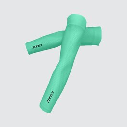 ZONE3 Cyklistické návleky na ruky - AQUAFLO PLUS - svetlo zelená