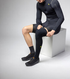 ALÉ Cyklistické návleky na ruky - TERMICO - čierna