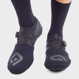 ALÉ Cyklistické návleky na tretry - SHIELD - čierna