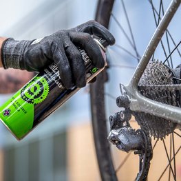 MUC-OFF eBike čistiaca sada - EBIKE ESSENTIALS KIT