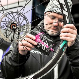 MUC-OFF bezdušový tmel - TUBELESS SEALANT