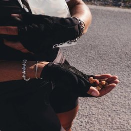 POC Cyklistické rukavice krátkoprsté - ESSENTIAL - čierna