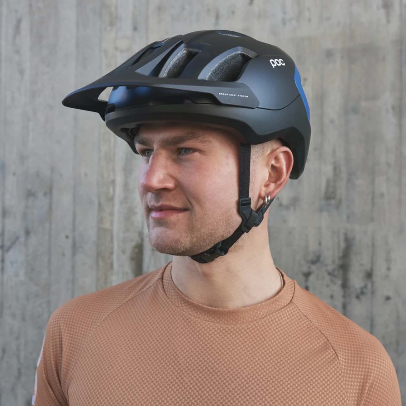 POC Cyklistická prilba - AXION - modrá/čierna (48-52 cm)
