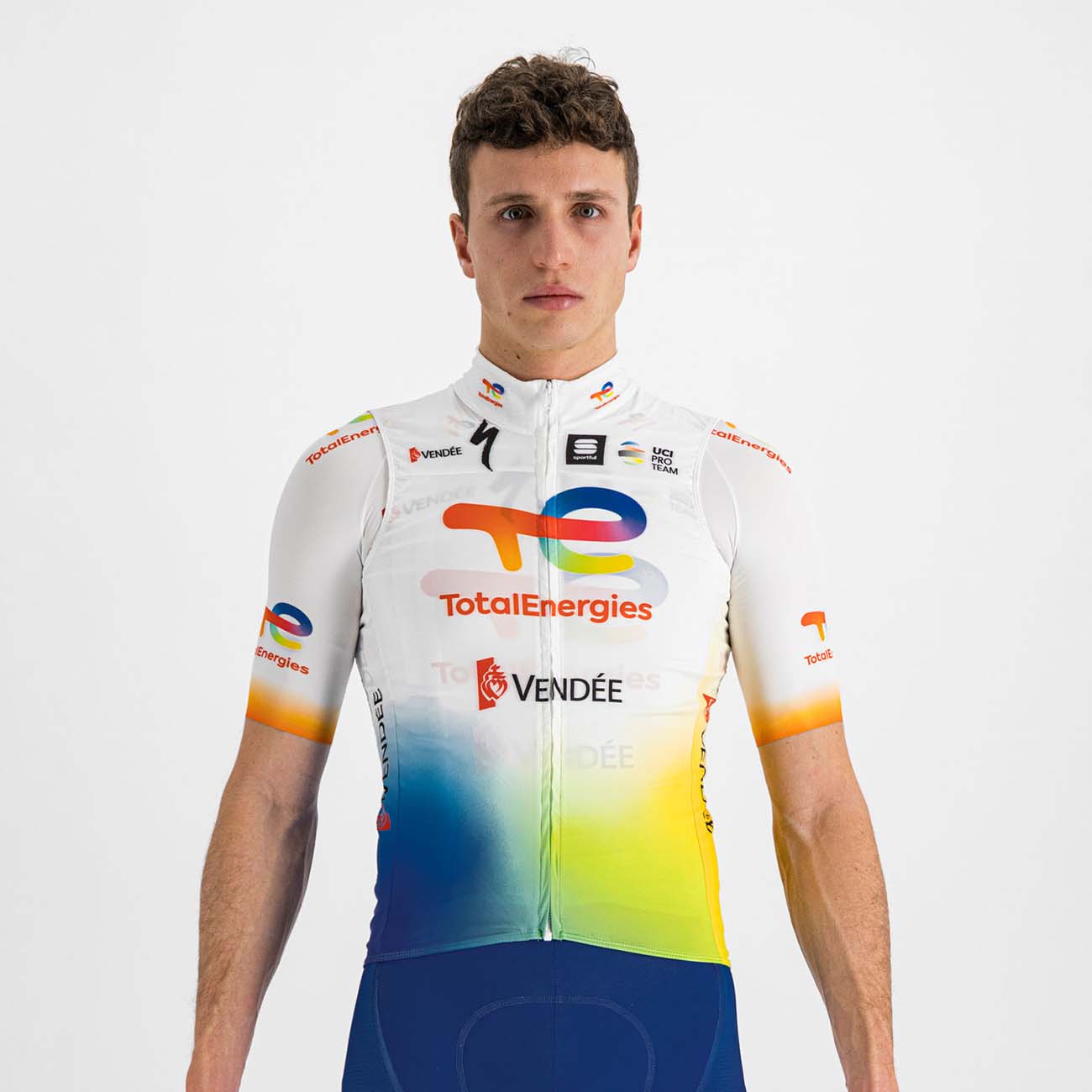 
                SPORTFUL Cyklistická vesta - TOTAL ENERGIES 2022 - oranžová/modrá/žltá/biela
            